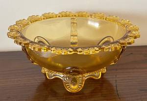 lot 505R image: BR - Vintage Indiana Glass Amber Pressed Glass Footed Bowl
