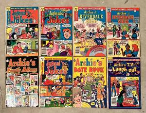 lot 73H image: LL - Archie Comics Group - 8-Comic Lot Jugheads Jokes, Archie at Riverdale High