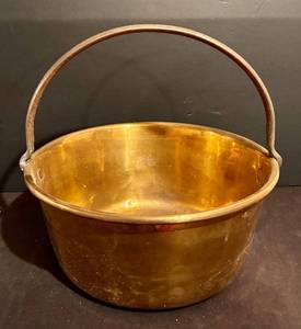 lot 345H image: LL - Vintage Copper Bucket with Iron Bail Handle