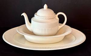 lot 347H image: K - Vintage Wedgwood Queens Ware Teapot, Platter & Serving Bowl - 3-Piece Set