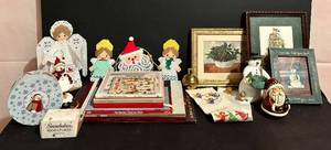 lot 424H image: Snowbabies Miniatures & Vintage Christmas Books Lot - Plates & Ornaments