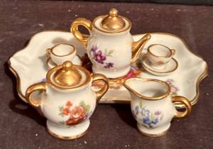lot 482H image: LL -Vintgaae Limoges France Vintage Petite Tea Set With Platter, Creamer, Sugar, Teapot, 2 Plates & 2 Cups