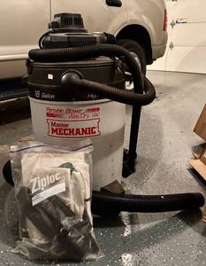 lot 521H image: G - Master Mechanic 16-Gallon WetDry Vacuum