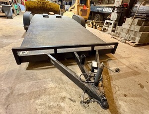 lot 3A image: Tandem Axle Flatbed Equipment Trailer