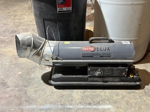 lot 11 image: Dyna-Glo Delux Kerosene Heater 80,000BTU