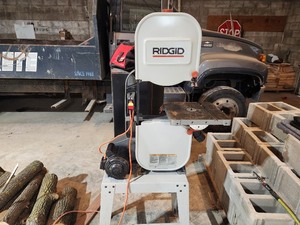 lot 17A image: Rigid 14 Bandsaw