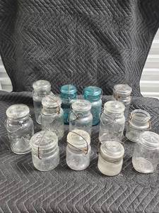 lot 41 image: Ball Perfect Mason Jars, Atlas Mason Seal, Foster Self-Seal - Vintage Mason Jars Collection