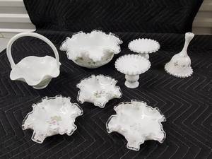 lot 50 image: Porcelain Floral Ruffle-Edge Set - White with Pink Flowers