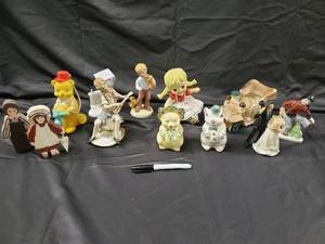 lot 75 image: Vintage Ceramic Figurines Lot - 14 Pieces (Pooh Bear, Wedding Couple, Stagecoach)