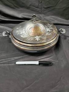 lot 89 image: Silver Plate Tureen - Covered Serving Dish with Floral Engraved Lid - Quadruple Plate