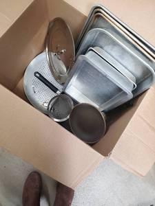 lot 124 image: Assorted Bakeware Lot - Sheet Pans, Roaster Pan, Glass Lid & Strainer