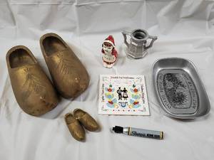 lot 134 image: Vintage Dutch Wooden Clogs - Carved Leaf Pattern (2 Pairs)