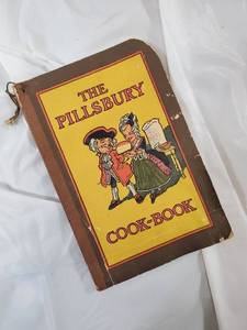 lot 139 image: Pillsburys Cook Book - 1914 Edition Vintage Cookbook
