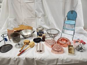 lot 167 image: Blue Metal Folding Chair - Vintage Kitchen & Household Collectibles Lot