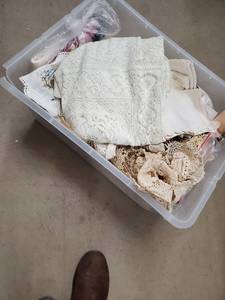 lot 179 image: Vintage Lace Linens Assortment - Doilies, Napkins, Crochet Lace & Quilt Pieces