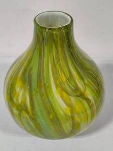 lot 12 image: Hand Blown Glass Art Vase