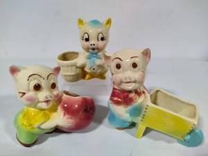 lot 7 image: Shawnee Pottery - Happy Pig Planter Collection
