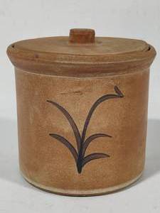 lot 22 image: Neiman Marcus Pottery Crock wLid