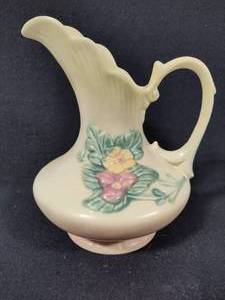 lot 30 image: Hull Wildflower Pottery Pitcher