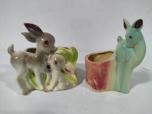 lot 40 image: Shawnee Pottery - Two Animal Planters
