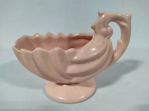 lot 43 image: McCoy Pink Shell Pedestal Planter