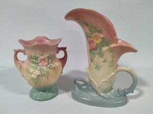 lot 44 image: Hull Pottery Vases