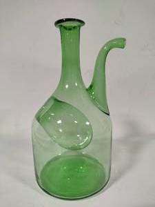 lot 46 image: Hand Blown Italian Decanter wIce Chamber