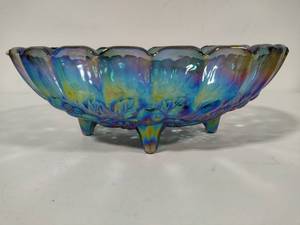 lot 57 image: Indiana Glass Iridescent Blue Oval Scalloped Serving Bowl
