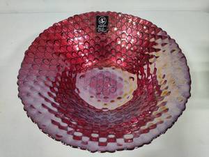 lot 59 image: DC Glassware Coin Dot Style Decorative Bowl