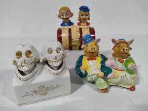 lot 49 image: Nodder Vintage Salt & Pepper Shakers