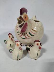 lot 109 image: Shawnee Pottery - Chanticleer Rooster Pitcher with Short Salt & Pepper Shaker Set 