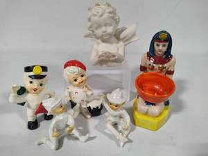 lot 111 image: Assorted Vintage FigurinesCollectibles