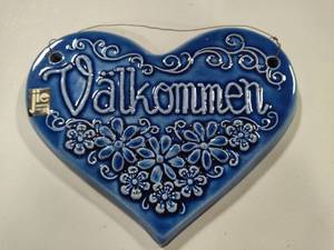 lot 114 image: Swedish Valkommen Welcome Door Sign