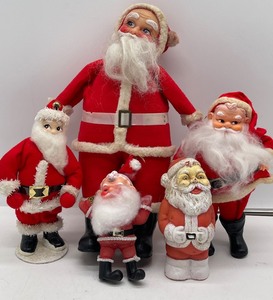 lot 28 image: Lof of 5 Vintage Santas 1940-1960s