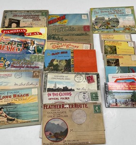 lot 64 image: Lot of Vintage Souvenir Postcard FoldersBooks
