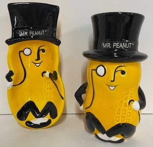 lot 73 image: Planters Peanuts Mr. Peanut Tray and Ceramic Jar