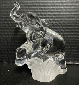 lot 39 image: Made in Germany Lenox Crystal Elephant