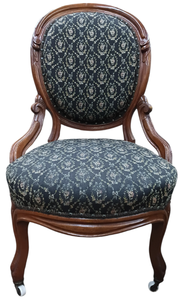 lot 82 image: Antique Victorian Parlor Chair Walnut
