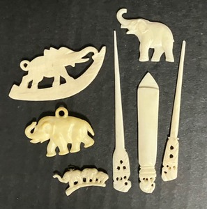 lot 58 image: Carved Elephant Minis