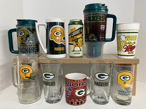 lot 81 image: Lot of Green Bay Packer Mugs