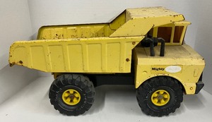 lot 92 image: Mighty Metal Tonka Dump Truck