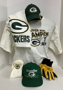 lot 110 image: Green Bay Packer Apparel Lot