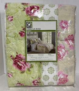 lot 133 image: New in Package King Size Comforter Rose Pattern