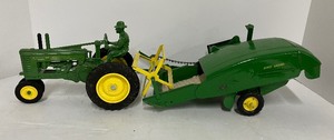 lot 152 image: John Deere Model Tractors