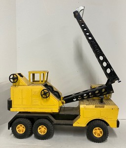 lot 162 image: Nylint Michigan Pressed Steel Toy Truck with Crane Vintage