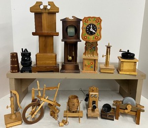 lot 185 image: Lot of Wood Miniatures Household Dollhouse