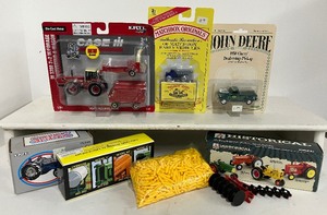 lot 199 image: Viintage Toy Tractors John Deere Ford Case
