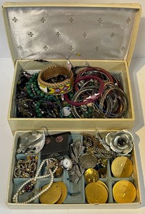 lot 211 image: Jewlery Box with Costume Jewelry Lot