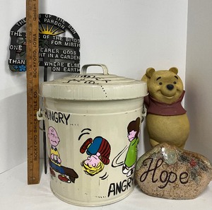 lot 208 image: Outdoor Decor Lot