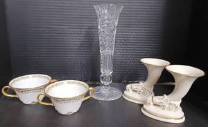 lot 257 image: Limoges Haviland Clover Leaf bouillon soup bowls (2) crafted by Haviland in Limoges, France.